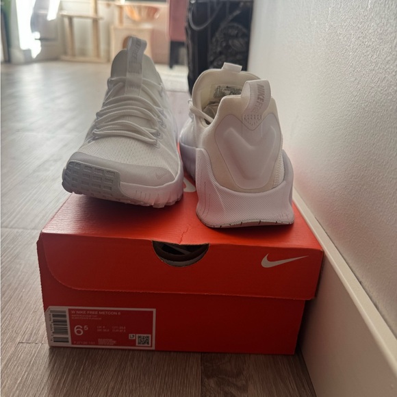 Nike Free Metcon 6 White Sneakers - Picture 4 of 5